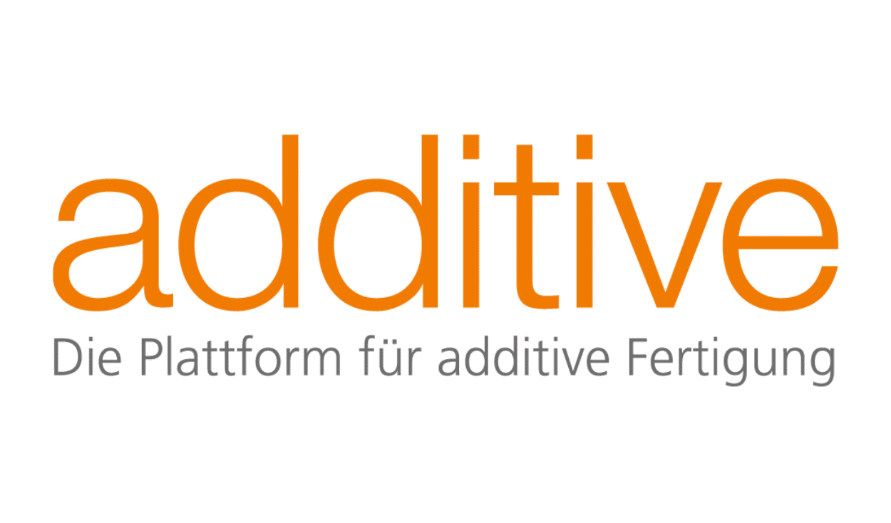 Das Logo von additive in orangener Schrift. Darunter ist der Claim „Die Plattform für additive Fertigung“ in grau abgebildet.