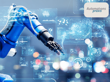 Roboterarm mit Greifer vor digitaler, futuristischer Benutzeroberfläche und dem Schriftzug 'Automations praxis'