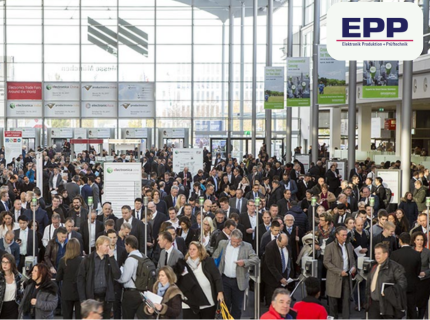 Das Bild zeigt den Messetrubel auf der Messe productronica